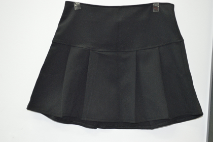 black pleated skirt au